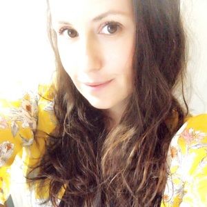 Meet your Posher, Ambra